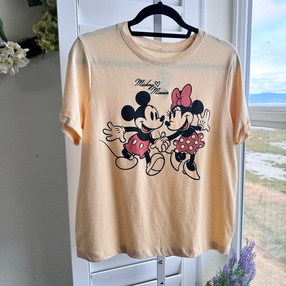 Disney Tee. Size S - Picture 4 of 7